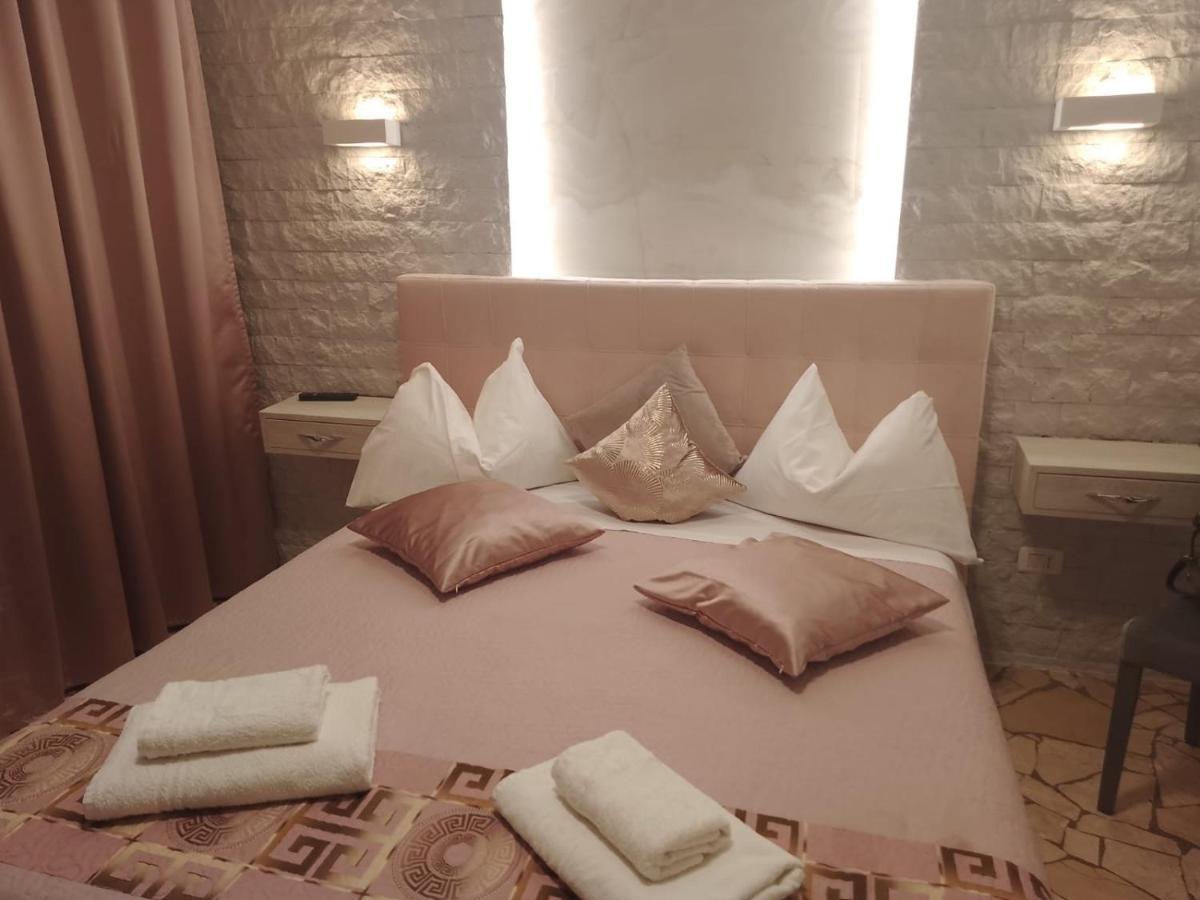 Residenza N&D Luxury Apartment Bari Bagian luar foto